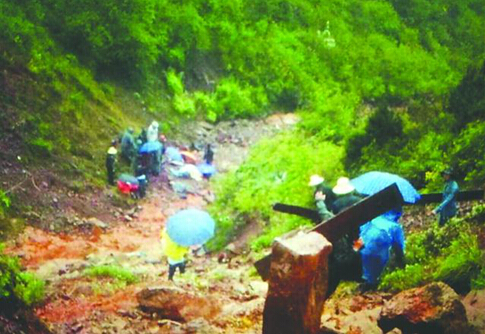 成都租越野车上牛背山 请避开交通管制期